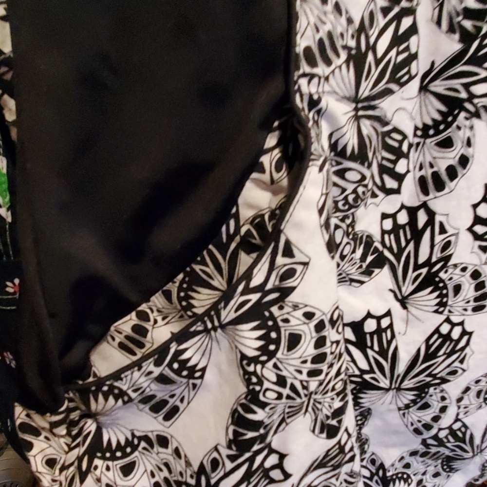 Scrub top - Picture 3 of 4